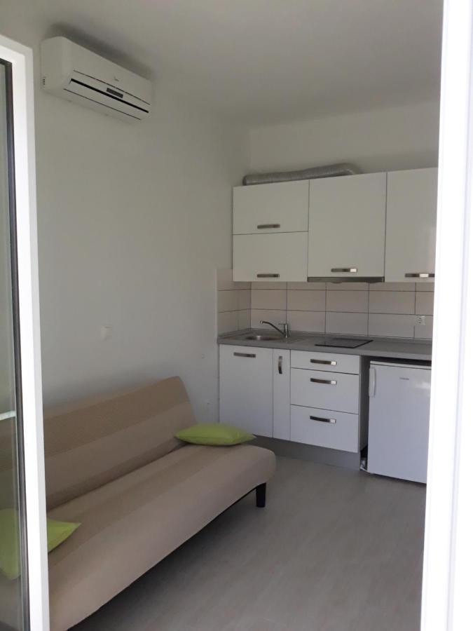 Apartment With Free And Private Parking 马卡尔斯卡 外观 照片